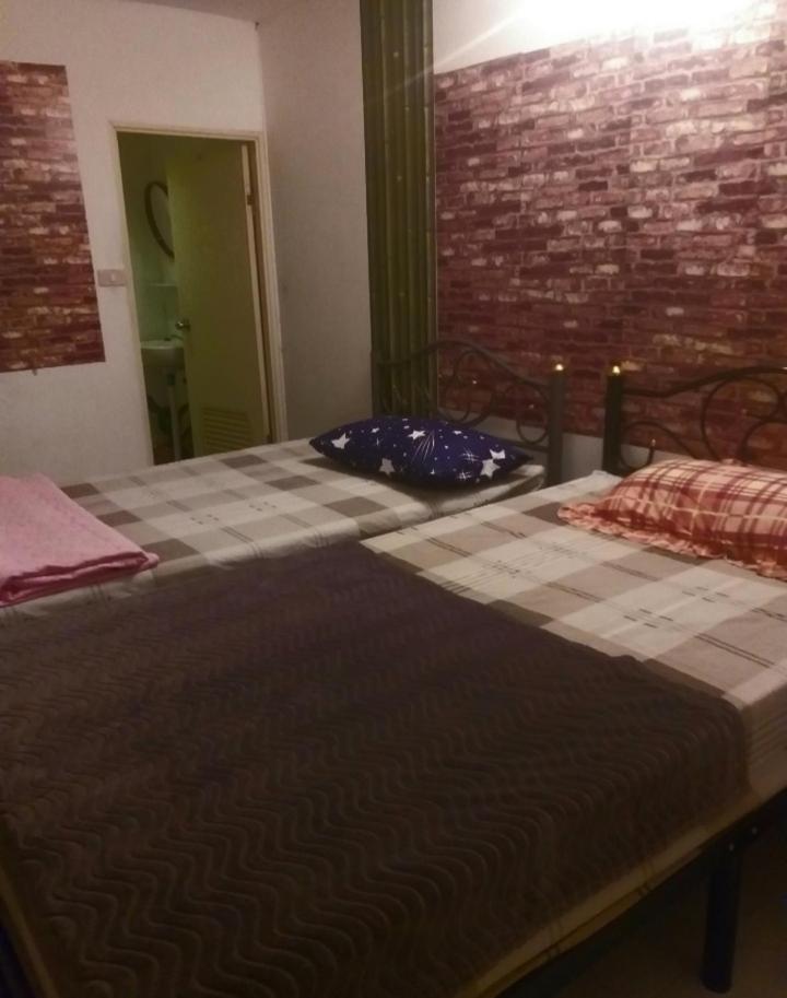 Srikrung Guesthouse Ayutthaya Rom bilde